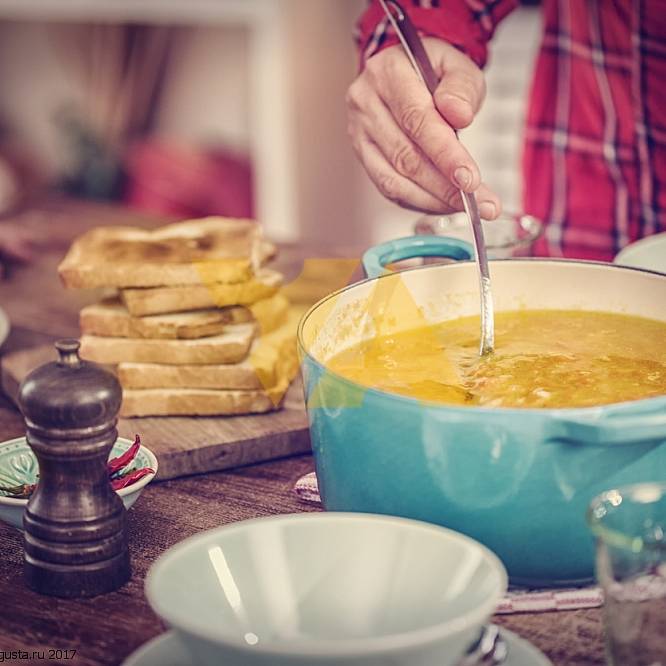 Сливочный суп из артишоков с шампиньонами и кнелями из куры