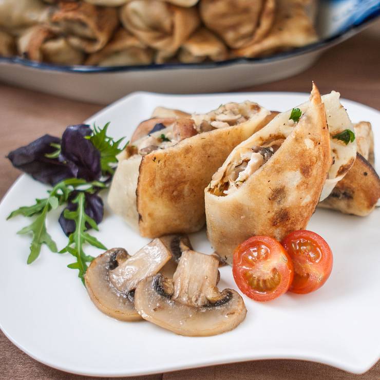 Блины с грибами и сыром таледжио